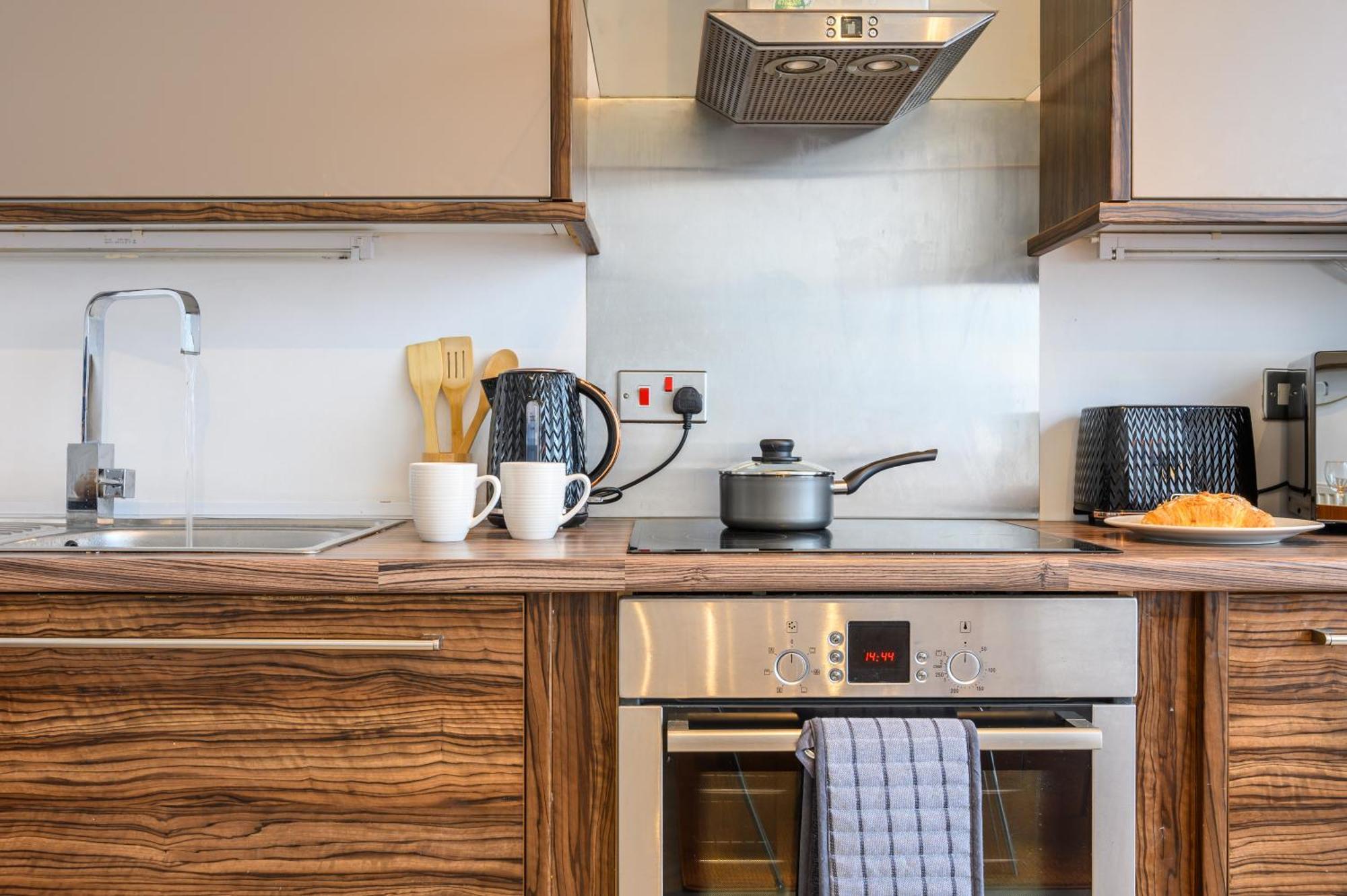 Llandaff Lofts By Ty Sa - 2 Bed With Terrace - Wifi Apartment คาร์ดิฟฟ์ ภายนอก รูปภาพ